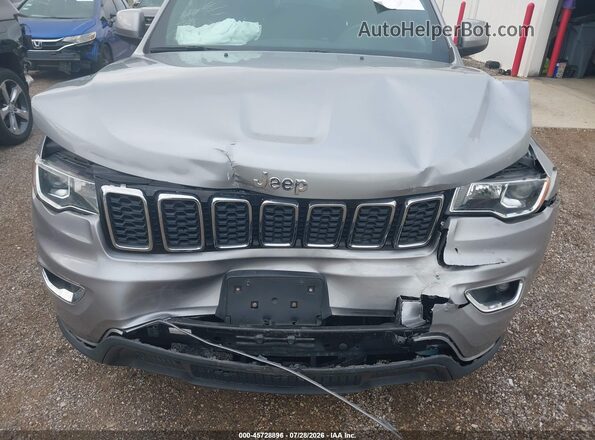 1C4RJFAG4JC151975 2018 JEEP GRAND CHEROKEE Silver Դիմացի տեսք