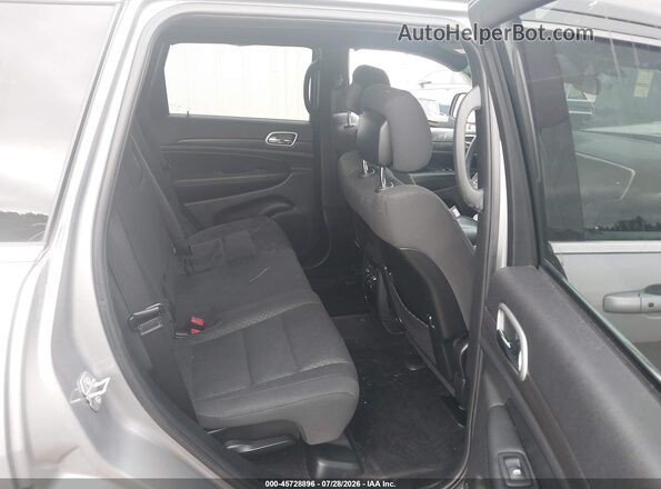 1C4RJFAG4JC151975 2018 JEEP GRAND CHEROKEE Silver VIN կոդի պիտակի տեսք
