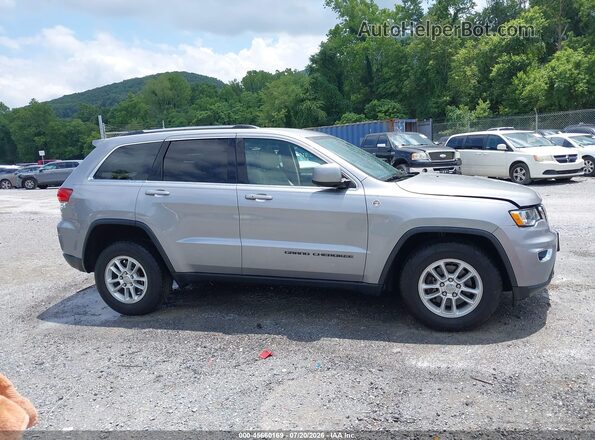 1C4RJFAG4LC443967 2020 JEEP GRAND CHEROKEE Silver Widok wnętrza z tyłu