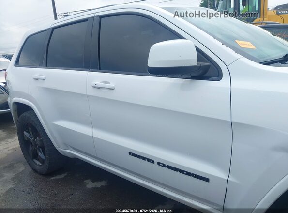 1C4RJFAG5HC744965 2017 JEEP GRAND CHEROKEE White Widok wnętrza z tyłu