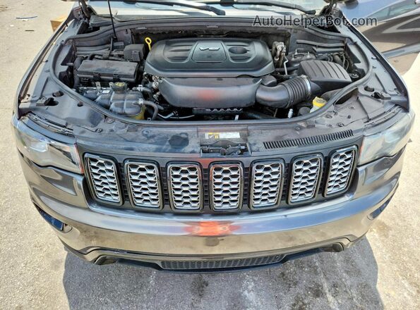 1C4RJFAG5JC387213 2018 JEEP GRAND Gray Vista del compartimento del motor