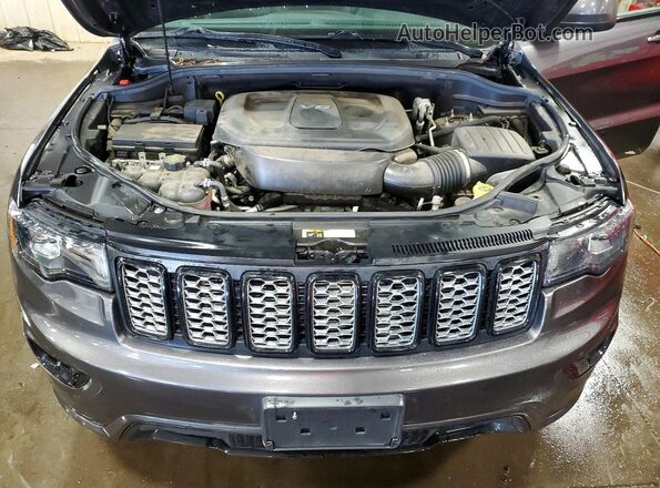 1C4RJFAG5JC515126 2018 JEEP GRAND Gray Vista del compartimento del motor