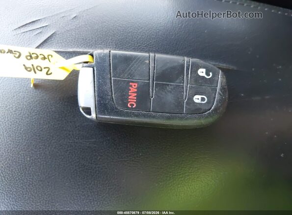 1C4RJFAG6KC579774 2019 JEEP GRAND CHEROKEE White Dashboard view