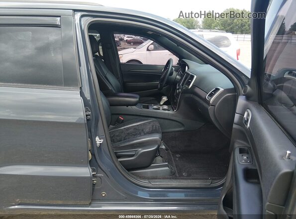 1C4RJFAG7JC410314 2018 JEEP GRAND CHEROKEE Gray Widok wnętrza z przodu