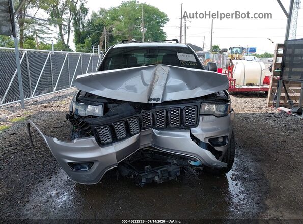 1C4RJFAG7JC470514 2018 JEEP GRAND CHEROKEE Серебряный Вид задней части салона