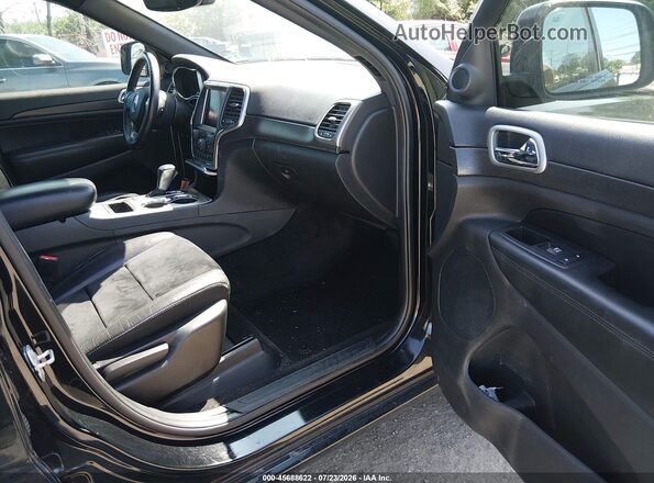 1C4RJFAG8JC249956 2018 JEEP GRAND CHEROKEE Black წინა სალონის ხედი