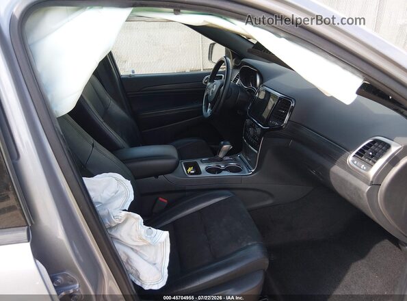 1C4RJFAG8KC611687 2019 JEEP GRAND CHEROKEE Серебряный Вид салона спереди