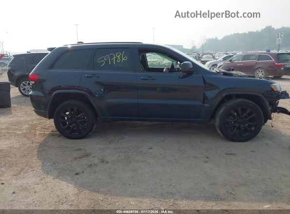 1C4RJFAGXJC273028 2018 JEEP GRAND CHEROKEE Серый Вид задней части салона