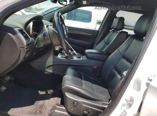 1C4RJFBG0JC167704 2018 JEEP GRAND White Front interior view