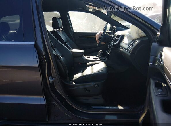 1C4RJFBG2JC136647 2018 JEEP GRAND CHEROKEE Gray Front interior view