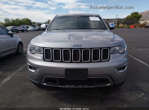 1C4RJFBG2JC435846 2018 JEEP GRAND CHEROKEE Silver Rear interior view