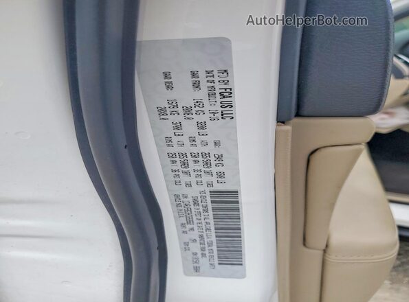 1C4RJFBG3HC692668 2017 JEEP GRAND White 360 interior view