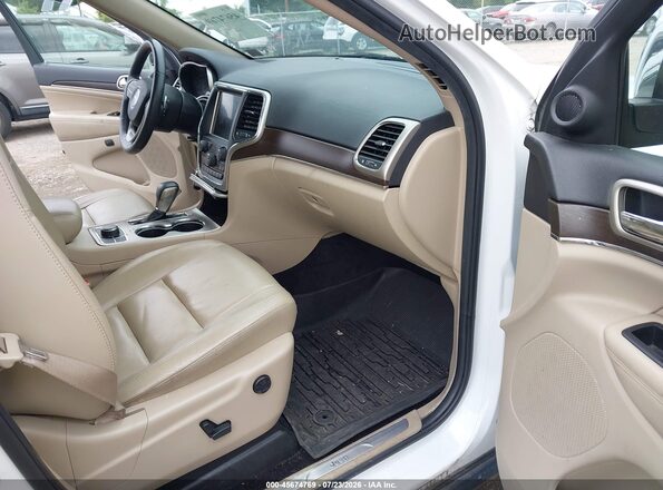 1C4RJFBG3HC843184 2017 JEEP GRAND CHEROKEE White Front interior view