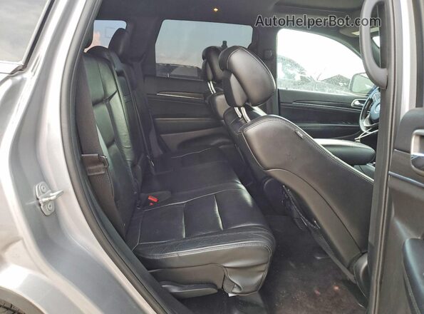 1C4RJFBG4JC249015 2018 JEEP GRAND Silver Rear interior view