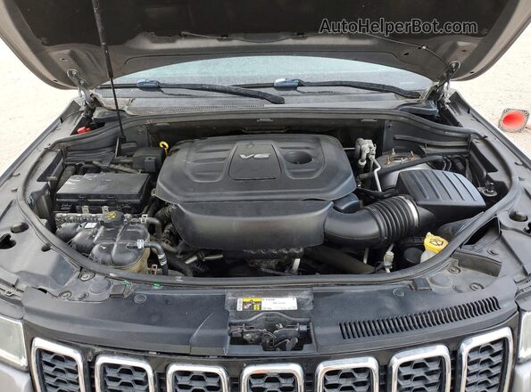 1C4RJFBG4JC249015 2018 JEEP GRAND Silver Engine compartment view