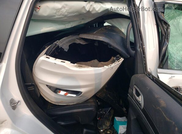 1C4RJFBG4JC335280 2018 JEEP GRAND White Rear interior view