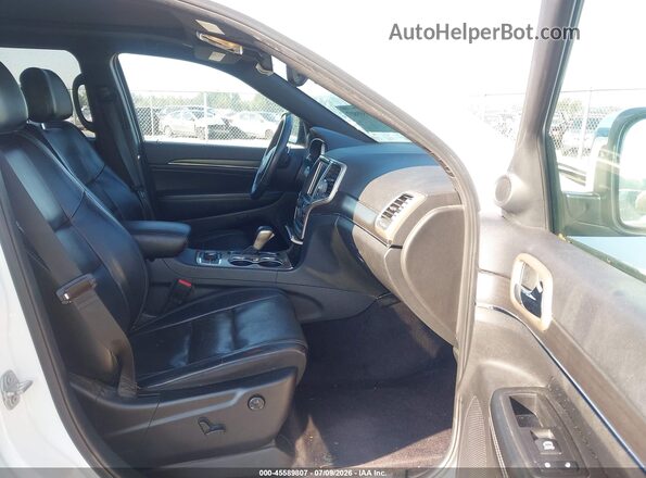 1C4RJFBG6HC831353 2017 JEEP GRAND CHEROKEE White Front interior view