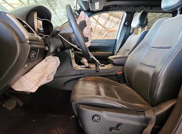 1C4RJFBG7GC498563 2016 JEEP GRAND Charcoal Front interior view