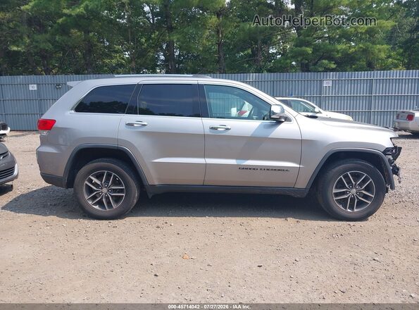 1C4RJFBG9HC900147 2017 JEEP GRAND CHEROKEE Silver Widok wnętrza z tyłu