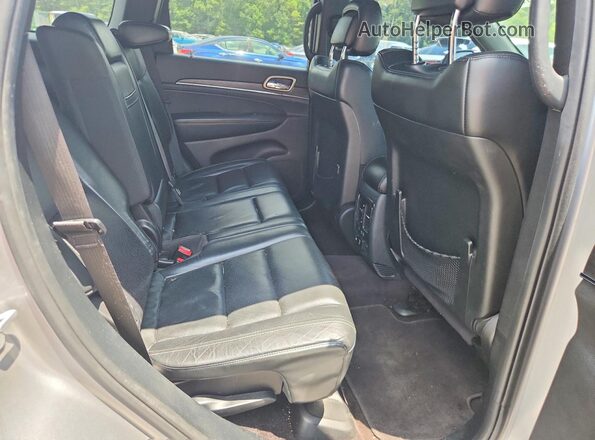1C4RJFBGXHC891488 2017 JEEP GRAND Gray Rear interior view