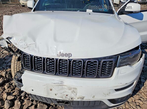 1C4RJFCG2JC230557 2018 JEEP GRAND White Engine compartment view