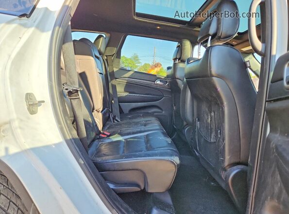 1C4RJFCG2JC230557 2018 JEEP GRAND White Rear interior view