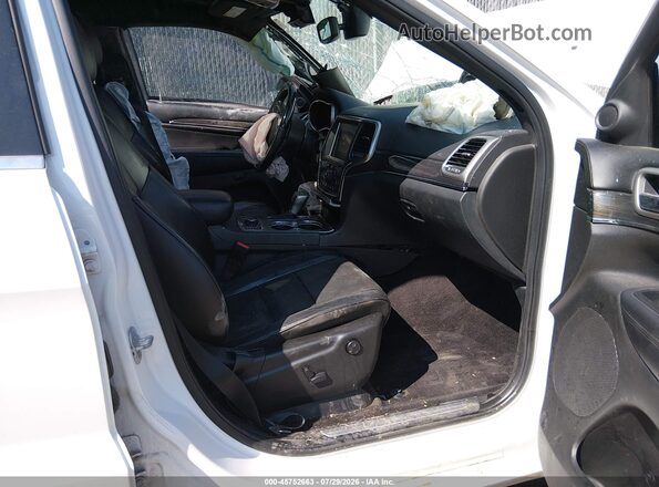 1C4RJFCG3JC341876 2018 JEEP GRAND CHEROKEE White Front interior view