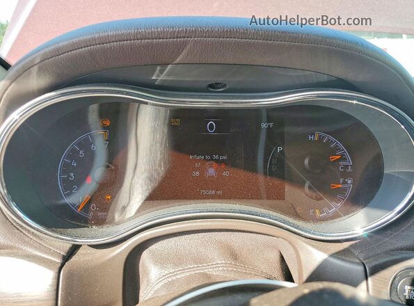 1C4RJFCG5JC267585 2018 JEEP GRAND Red Вид щитка приладів
