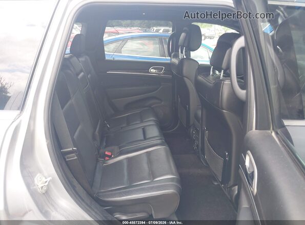1C4RJFCT9JC215230 2018 JEEP GRAND CHEROKEE Silver VIN კოდის სტიკერის ხედი