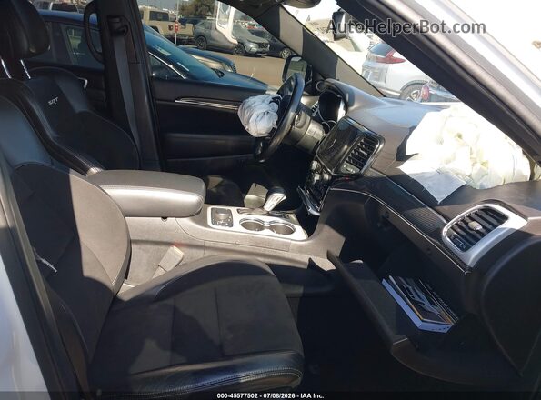 1C4RJFDJ7MC577624 2021 JEEP GRAND CHEROKEE White Front interior view
