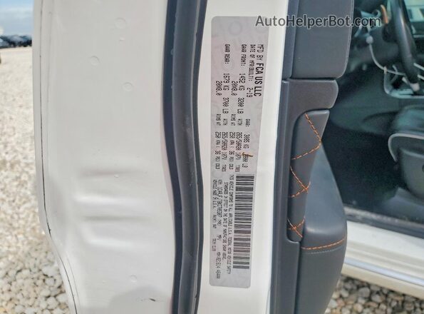 1C4RJFJT8KC705307 2019 JEEP GRAND White 360 interior view