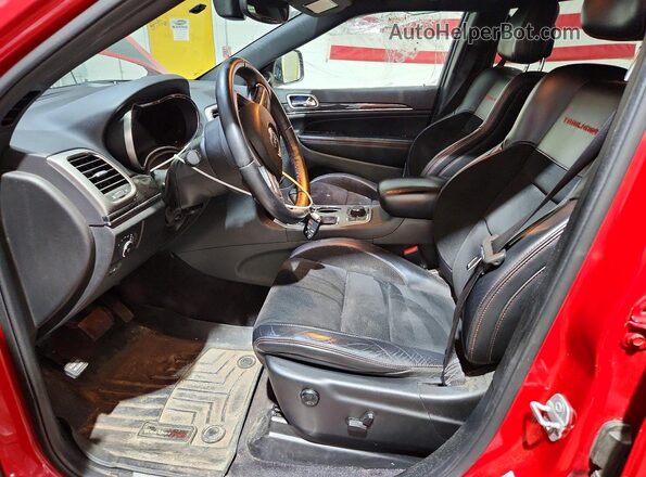 1C4RJFLG0HC854688 2017 JEEP GRAND Красный Вид салона спереди