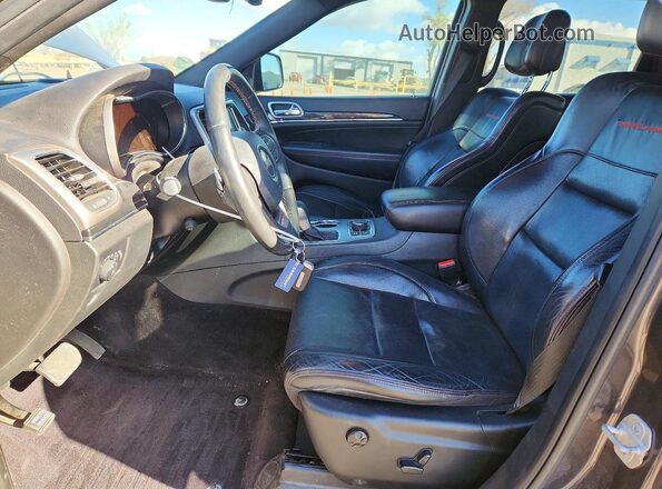 1C4RJFLG2HC932873 2017 JEEP GRAND Gray Widok wnętrza z przodu