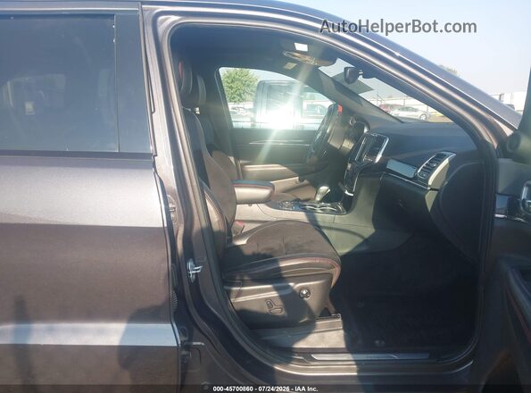 1C4RJFLT2HC771731 2017 JEEP GRAND CHEROKEE Серый Вид салона спереди
