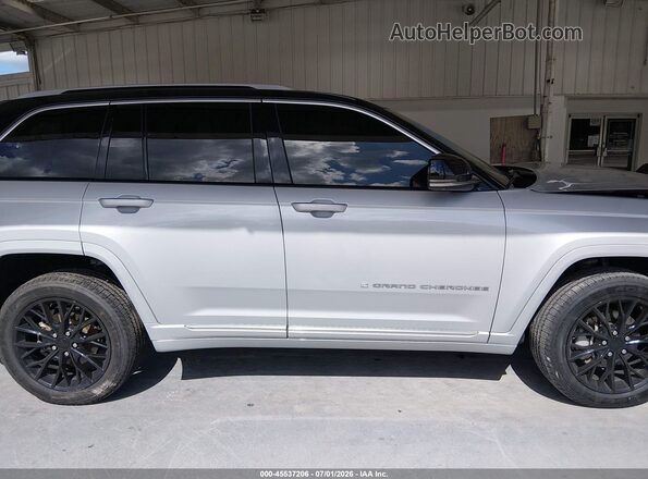 1C4RJGEG2N8575826 2022 JEEP GRAND CHEROKEE Серебряный Вид задней части салона