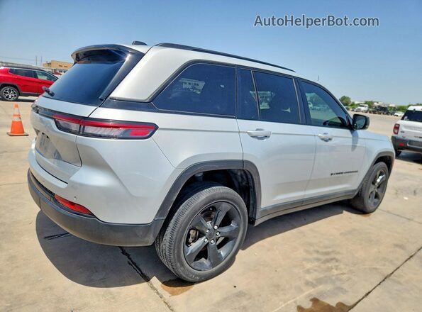 1C4RJHAG0P8702099 2023 JEEP GRAND Серебряный Задняя правая четверть