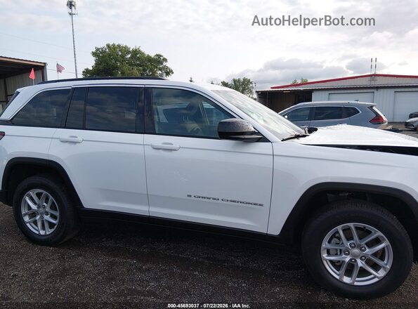 1C4RJHAG8SC353411 2025 JEEP GRAND CHEROKEE White Rear interior view
