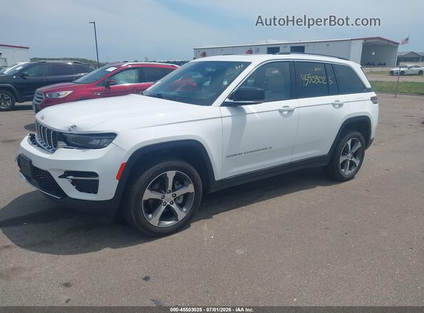 1C4RJHBG0PC581229 2023 JEEP GRAND CHEROKEE White წინა მარცხენა ხედი სამი მეოთხედიდან