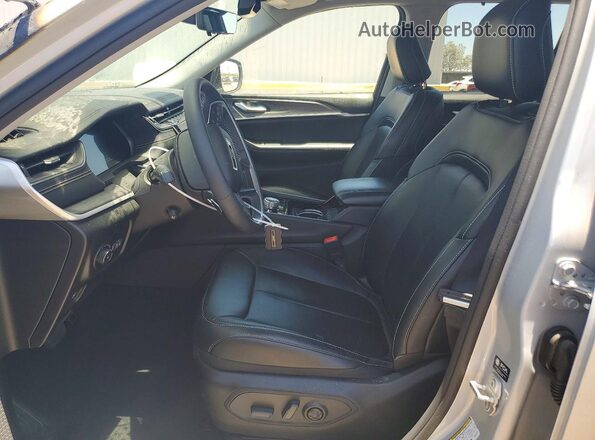 1C4RJHBG0PC612415 2023 JEEP GRAND Silver Widok wnętrza z przodu