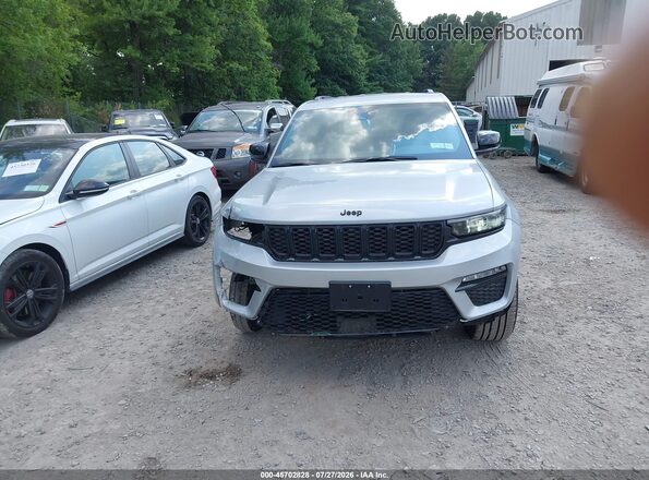 1C4RJHBG0SC360321 2025 JEEP GRAND CHEROKEE Gray Widok wnętrza z tyłu