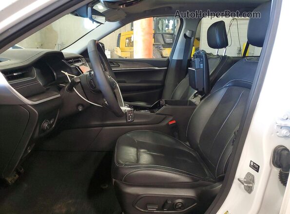 1C4RJHBG2PC500487 2023 JEEP GRAND White Front interior view