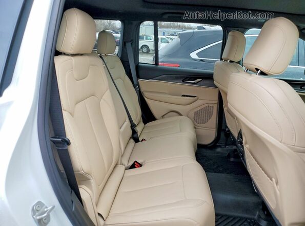 1C4RJHBG2R8513357 2024 JEEP GRAND White Vista interior trasera