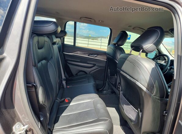 1C4RJHBG5P8708298 2023 JEEP GRAND Gray Вид задньої частини салону
