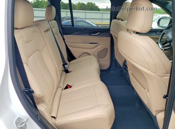1C4RJHBG9S8735979 2025 JEEP GRAND Белый Вид задней части салона