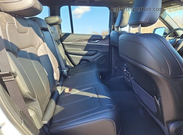 1C4RJHBG9SC352945 2025 JEEP GRAND White Vista interior trasera