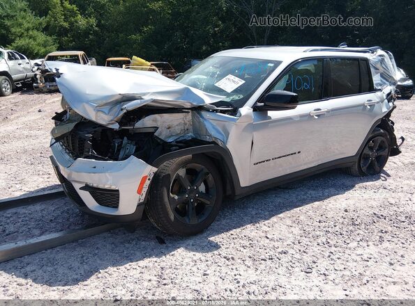 1C4RJHBGXSC307481 2025 JEEP GRAND CHEROKEE Серебряный Передняя левая четверть
