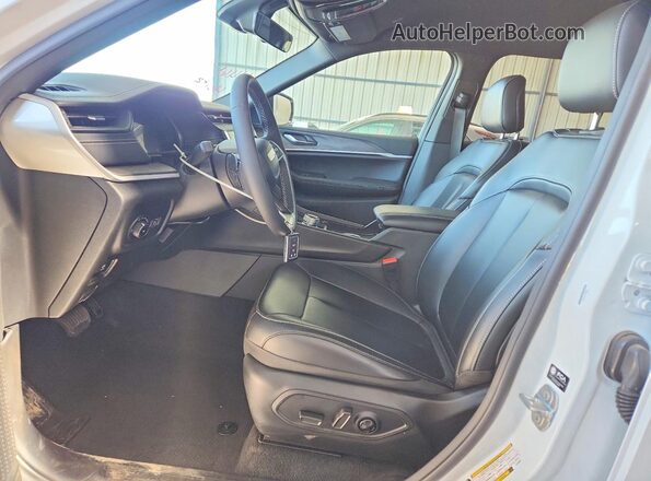 1C4RJHBR2TC239597 2026 JEEP GRAND Белый Вид салона спереди
