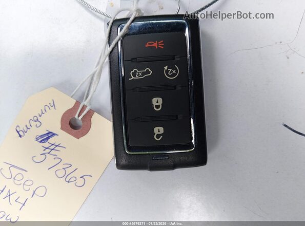 1C4RJHEG6P8779800 2023 JEEP GRAND CHEROKEE Бордовый Вид панели приборов