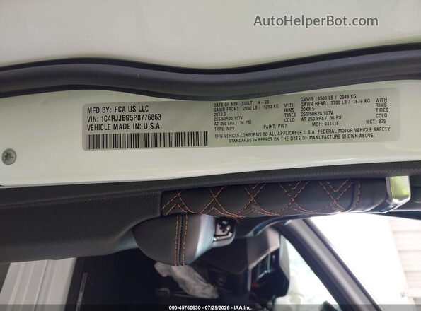1C4RJJEG5P8776863 2023 JEEP GRAND CHEROKEE L White Вид підкапотного простору
