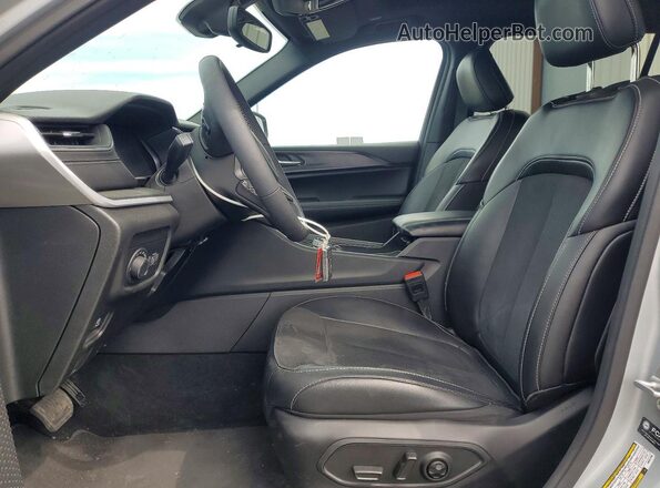1C4RJKAG5S8631388 2025 JEEP GRAND Silver წინა სალონის ხედი